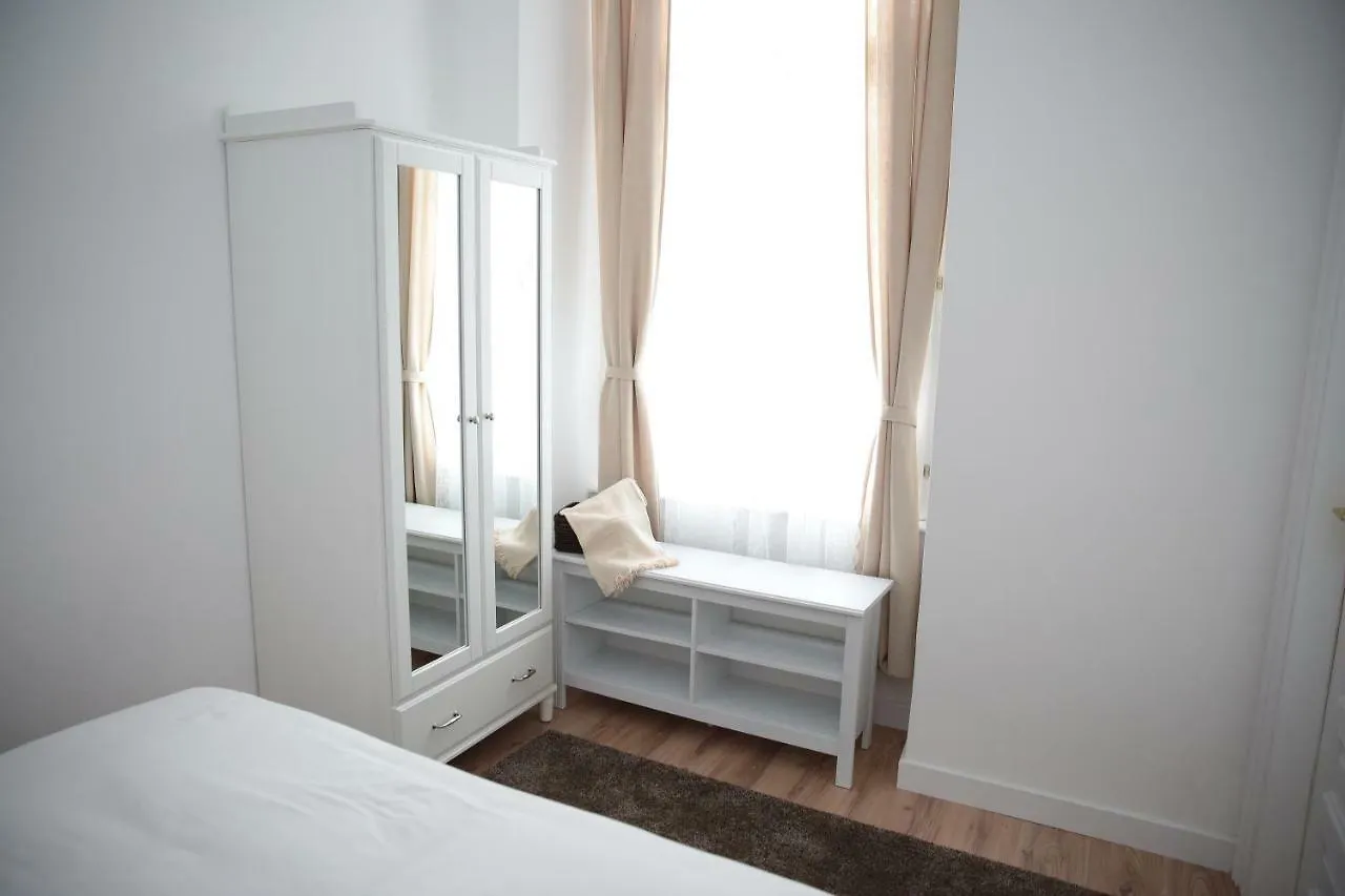 Opera Vienna City Bright Apartments 0*,  אוסטריה